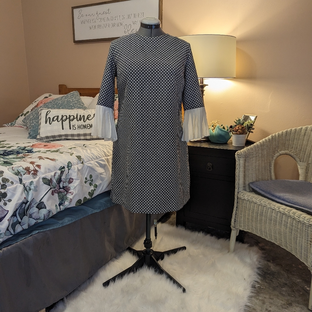 New York Company Navy and white dress with sheer pleated sleeves size L